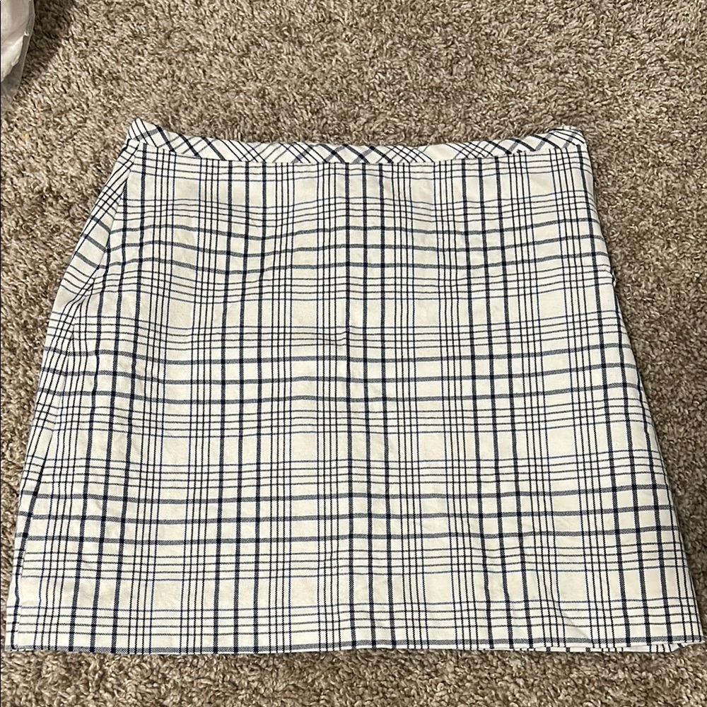 Banana Republic Black and White A-Line Mini Skirt